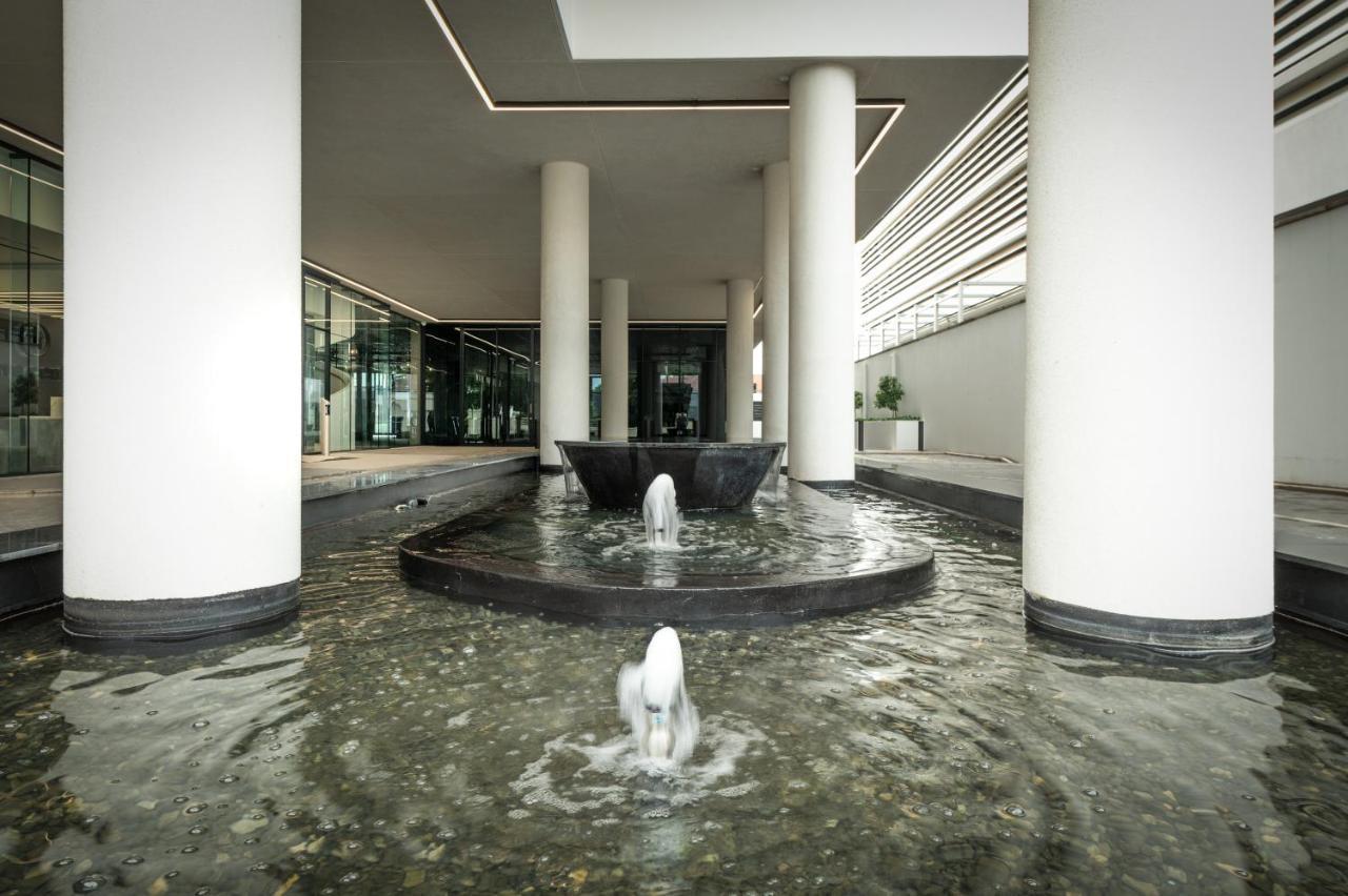 Reserved Suites Illovo Johannesburg Buitenkant foto
