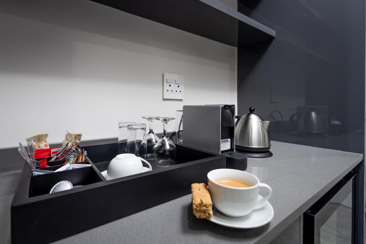 Reserved Suites Illovo Johannesburg Buitenkant foto