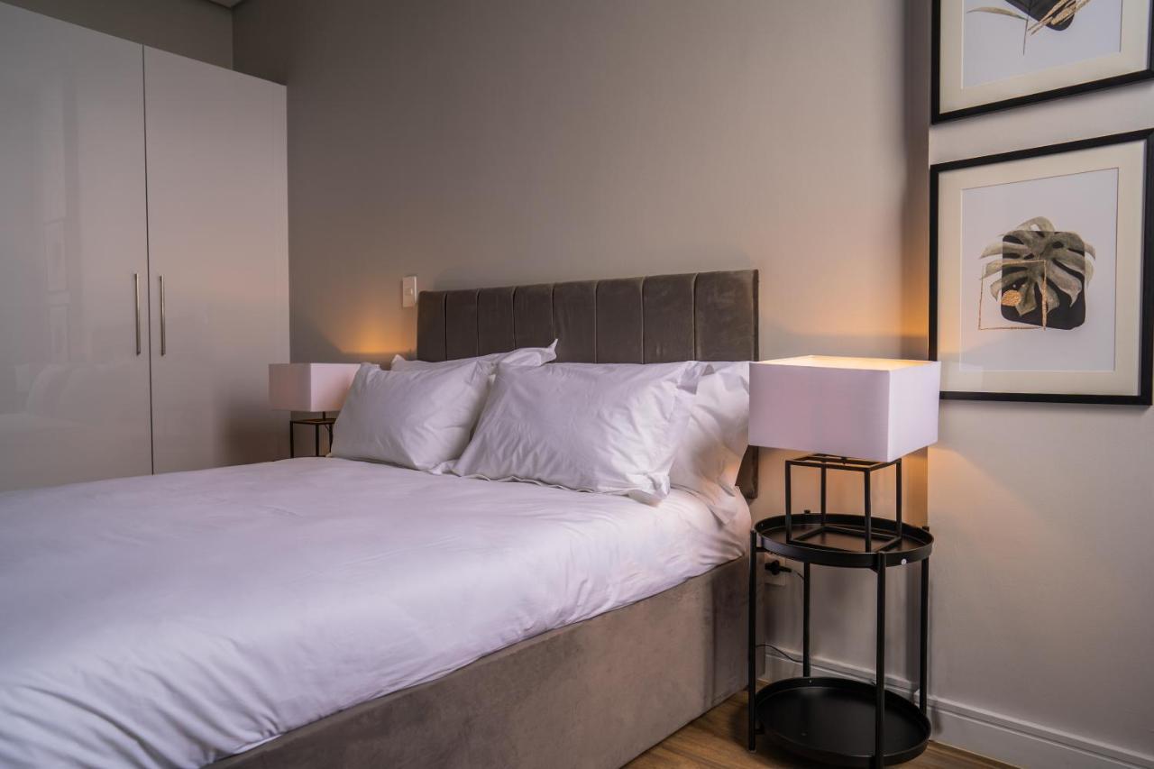 Reserved Suites Illovo Johannesburg Buitenkant foto