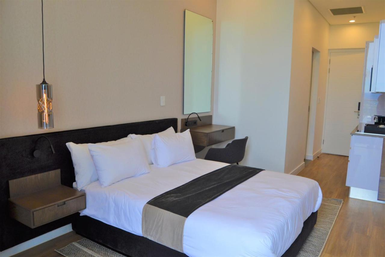 Reserved Suites Illovo Johannesburg Buitenkant foto