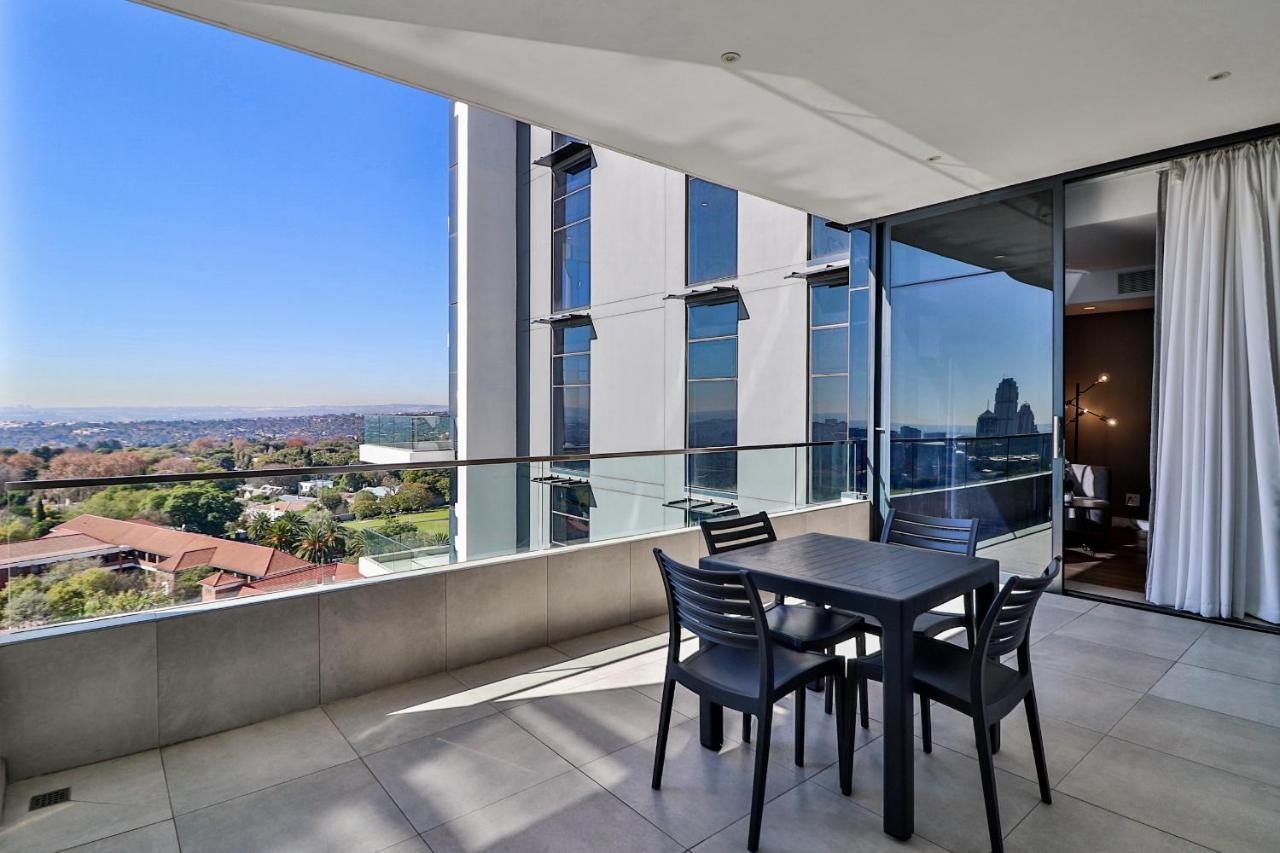 Reserved Suites Illovo Johannesburg Buitenkant foto