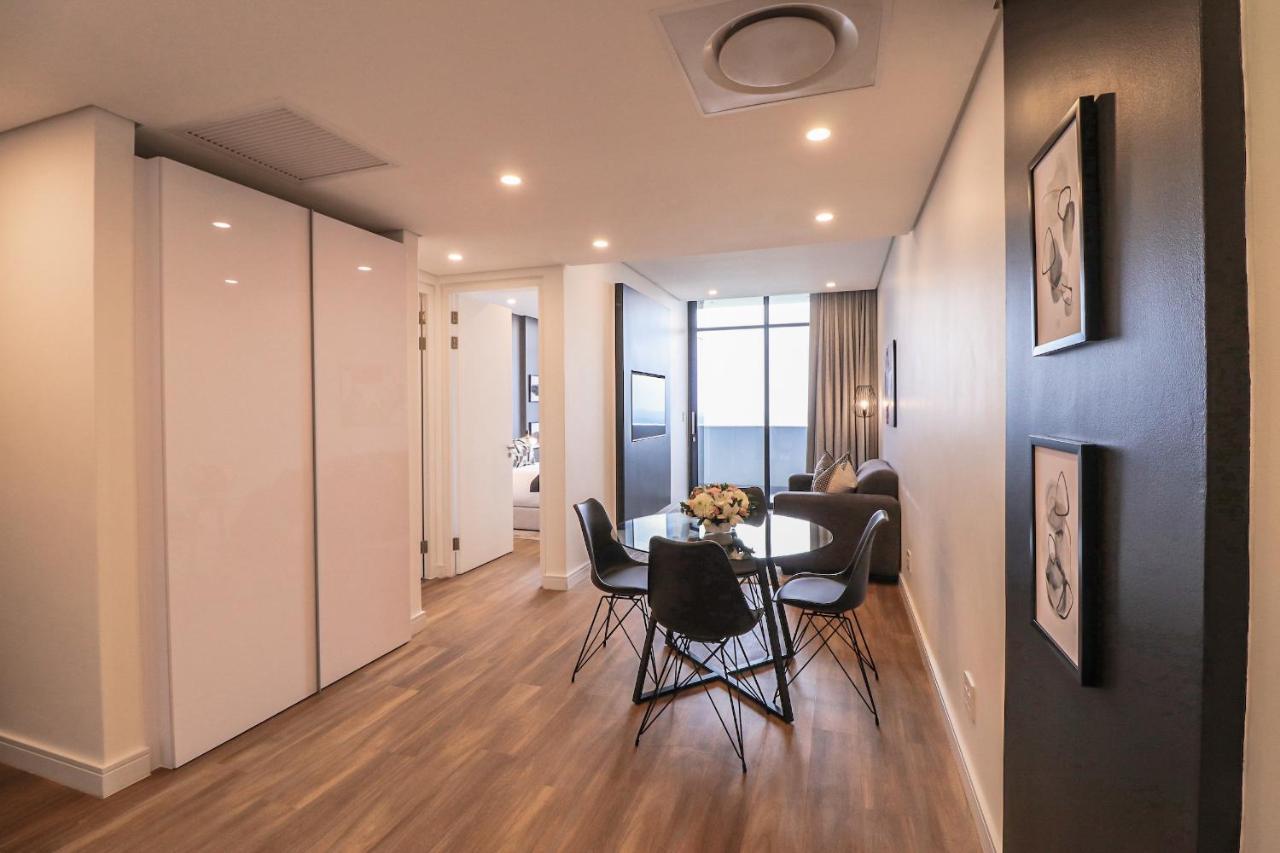 Reserved Suites Illovo Johannesburg Buitenkant foto