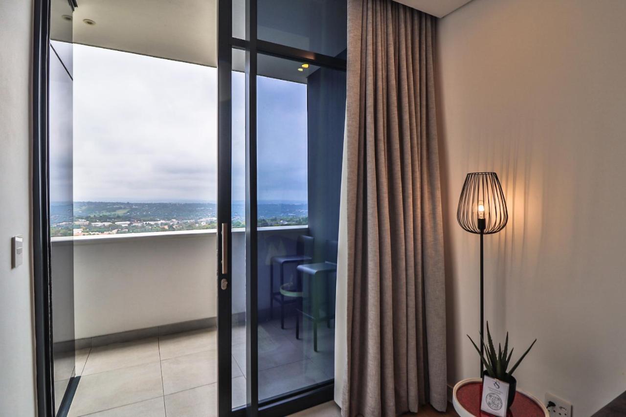 Reserved Suites Illovo Johannesburg Buitenkant foto