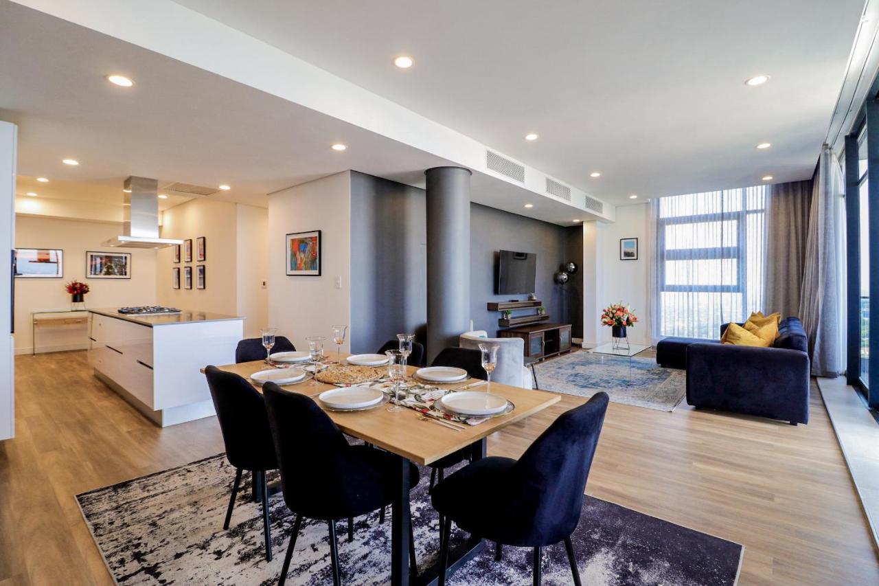 Reserved Suites Illovo Johannesburg Buitenkant foto