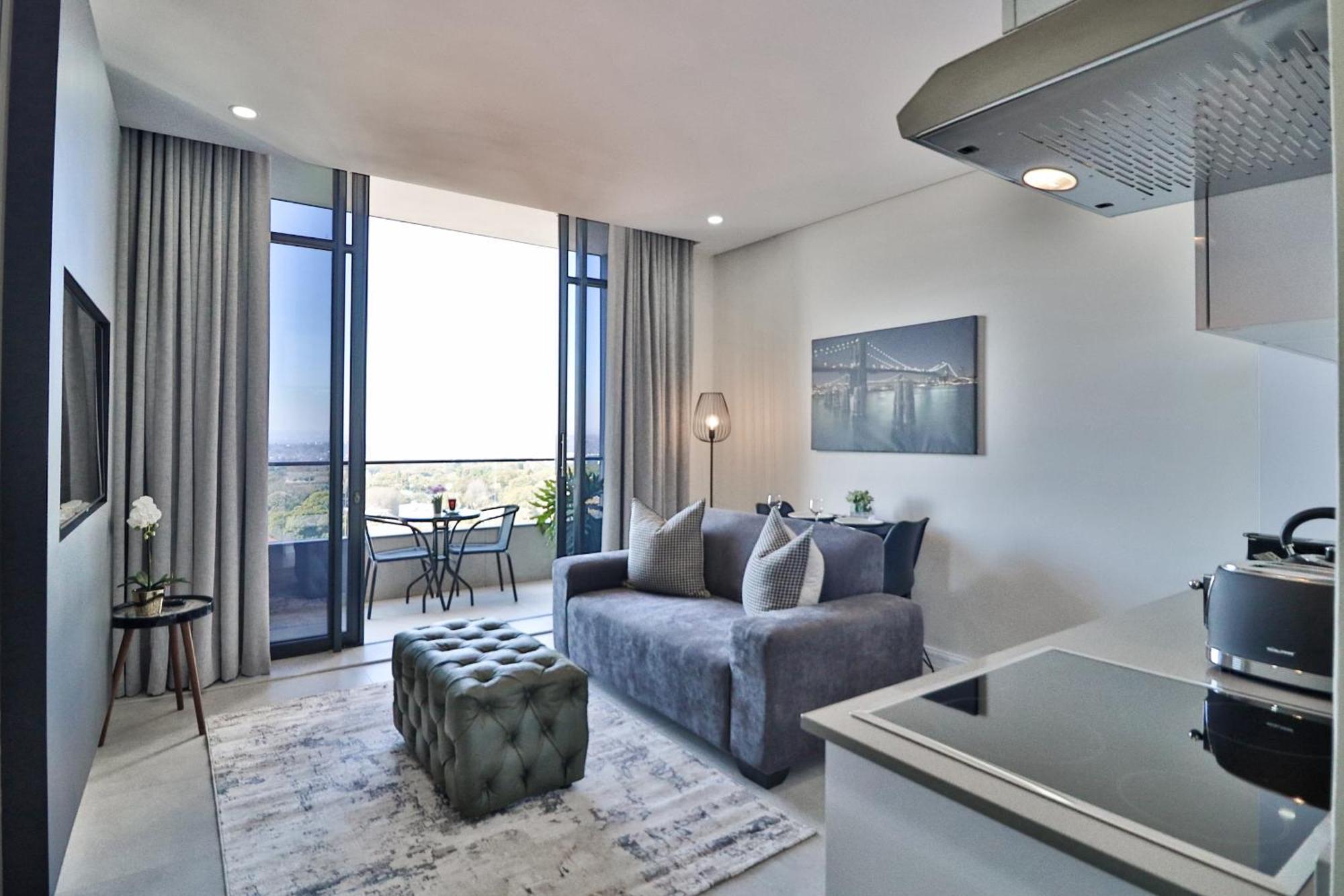 Reserved Suites Illovo Johannesburg Buitenkant foto